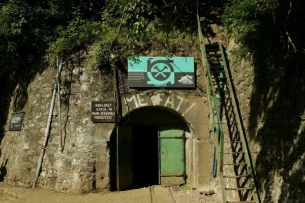 Más de 350 mineros de Trepca en huelga, reclamando salarios