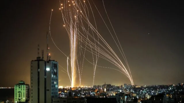 Hamas launch 130 missiles towards Tel Aviv, Israel warns aggressive bombings tonight