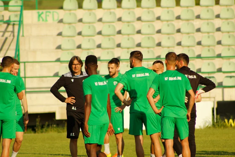Dukaagjini motivó antes del final de la Copa contra Llap