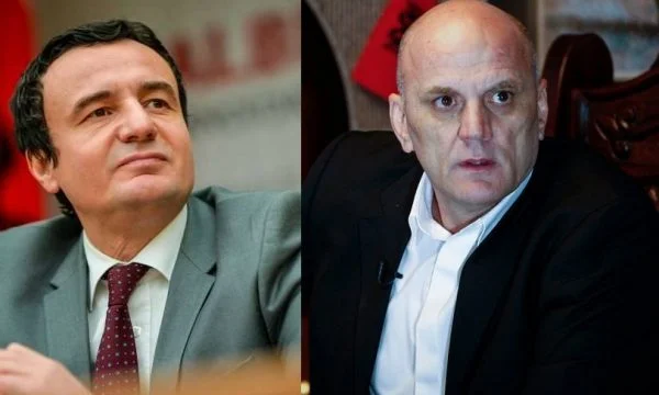 Gunny Geci bügelt mit Kurt für Dialogdokumente: Ich sollte über 30 Eierpackungen übergeben.
