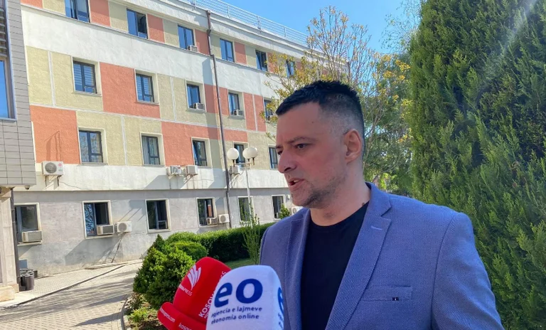 Infermiera consegna a Konjufca per aumento del cambio notturno