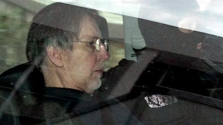 Il serial killer in Francia è morto, condannato per aver ucciso otto ragazze e donne