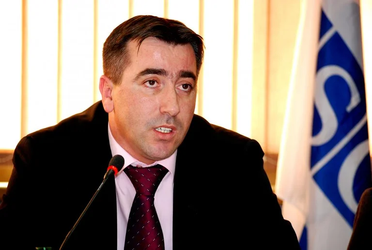 Comuni del Kosovo vogliono l'ora della polizia