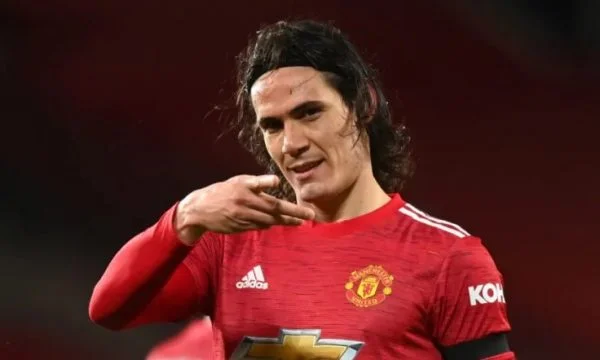 Oficial: Cavani continúa con Man Utd para otra temporada