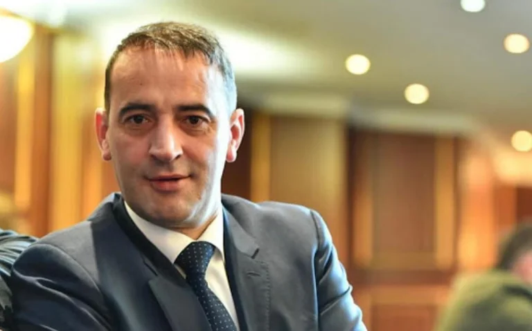 Haradinaj: Il governo da nessuna parte nel programma governativo menziona vaccini