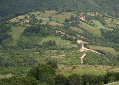 La policía habla de disparos cerca de atletas de Kosovo en Zubin Potok
