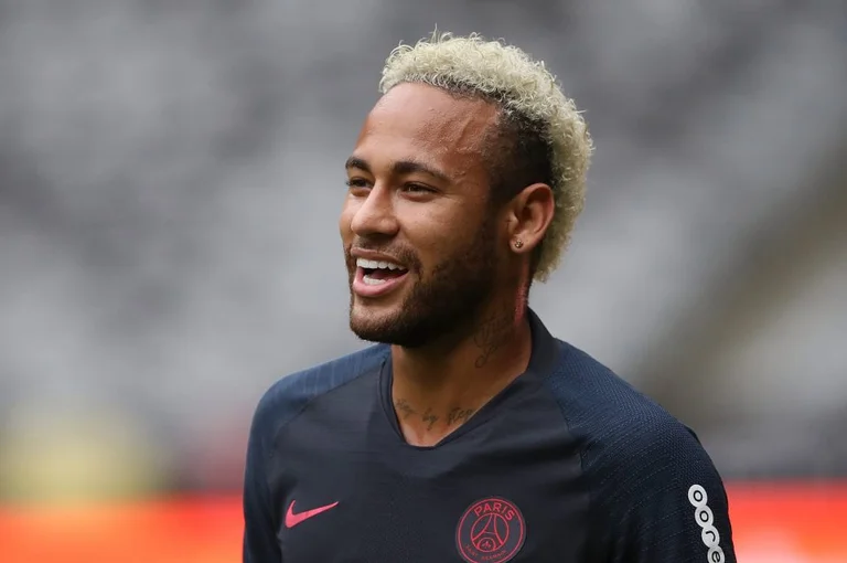 Oficial: Neymar renueva contrato con P SG desde hasta 2025
