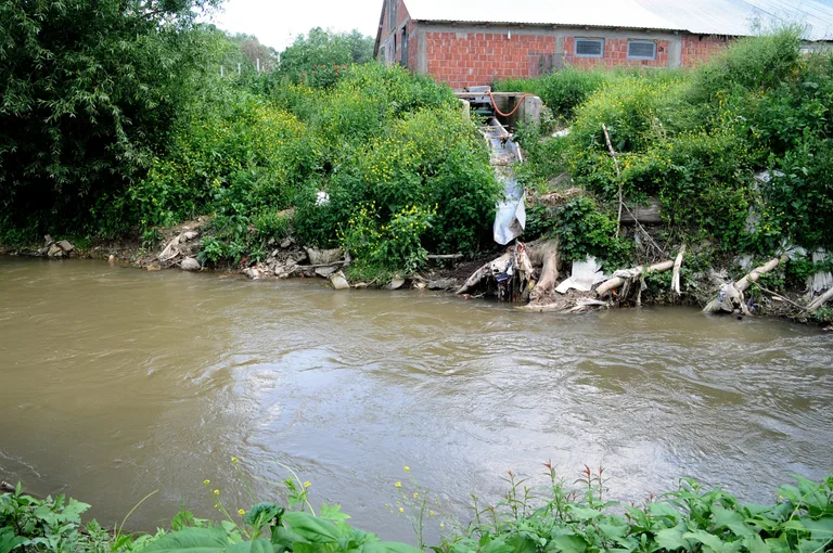 C'è un corpo senza vita in un fiume a Leposaviq