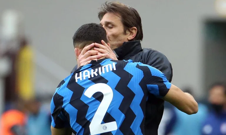 Agente Hakim ¿Quién no querría jugar para Bayer?