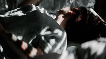 Have you ever wondered why you can sleep in a new place? That's what happens to the body!