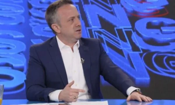 Pallaska tregon a i ka takuar ish-presidenti familjarët e tij