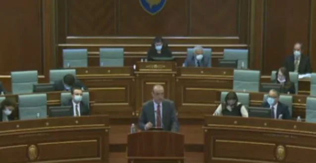Haxhiu: Nëse s’dini me punu e s’jeni të zotë me siguru vaksina, lëshoni rrugë