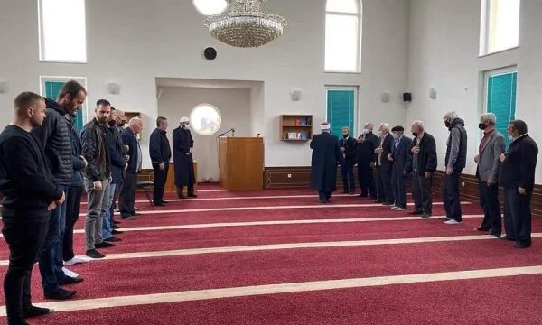 Plagosja te Tregu i Mitrovicës, hoxha pajton dy familjet