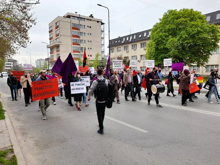 Protesta për 1 Maj, qytetarët thirrje Qeverisë : Marrëveshje kolektive tani, jo para zgjedhjeve