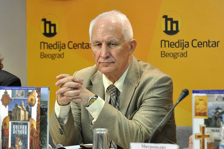 Eskalon akademiku serb: Kryeministri malazez s’ka arsye që ta urojë Kurtin, Kosova s’është shtet