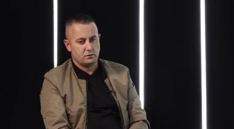 Si i mposhti Daut Haradinaj serbët me një revolver, tregon ish-ushtari i tij