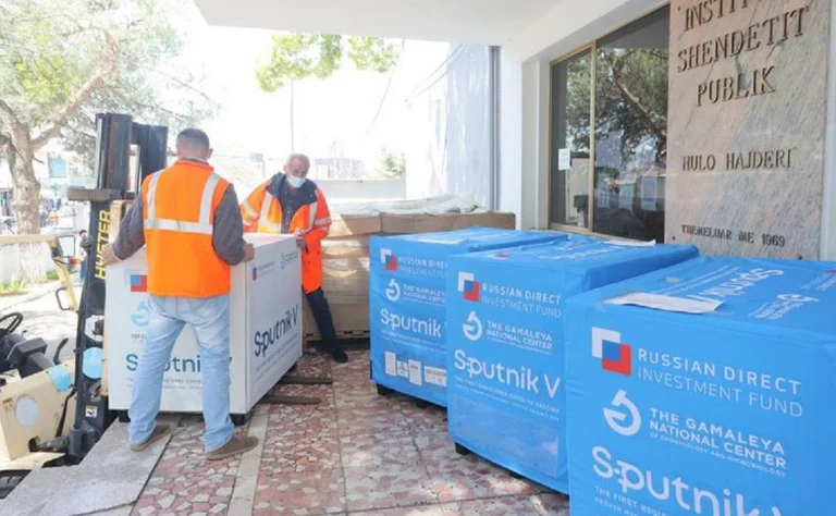 Las vacunas rusas llegan a 25 mil en Albania