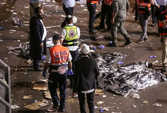 Au moins 44 morts de l'oppression parmi les gens lors d'une fête en Israël