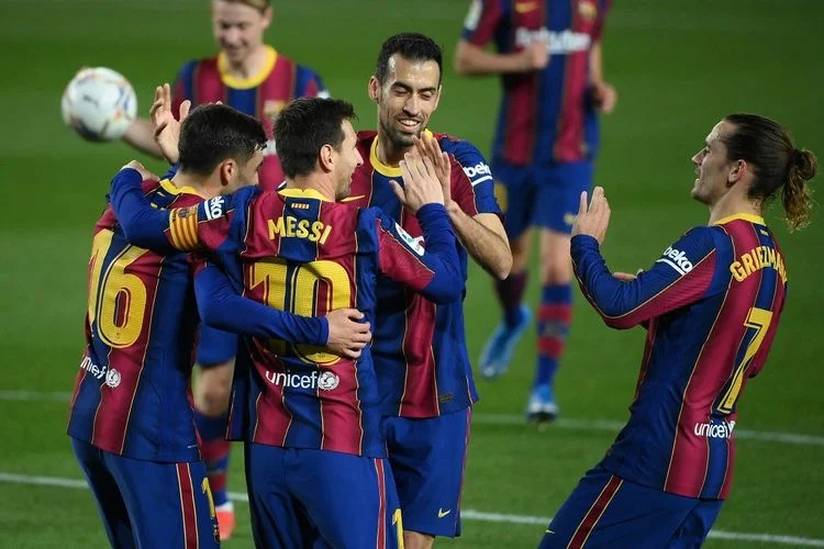 Barcelona with victory today against Granada takes first place: Official formations