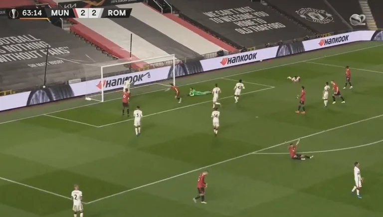 No goals stopped, Cavani restores Man United's supremacy against Rome