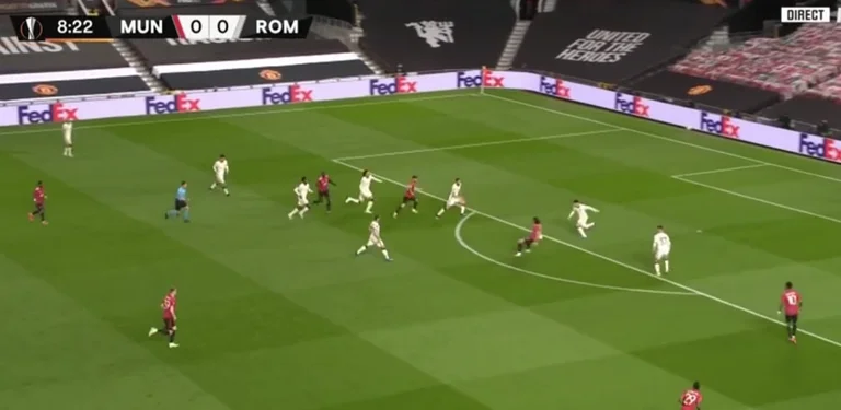 Man United annuncia Roma con un gol in soli nove minuti di gioco, Cavani assists é Fernandes
