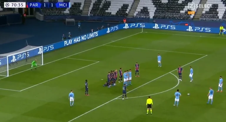Le but que Mahrez vient de marquer pour la chasse libre est absolument excitant