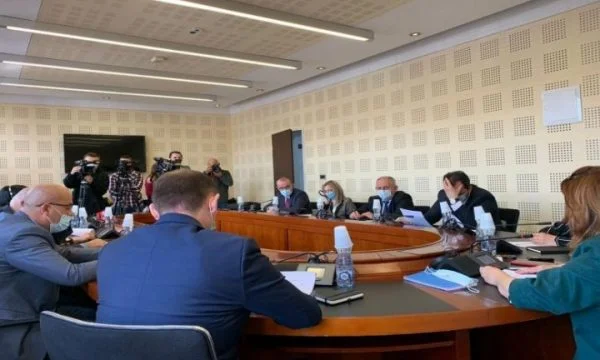 Dress: Massive vaccines occur by the end of June, endanger total blockade