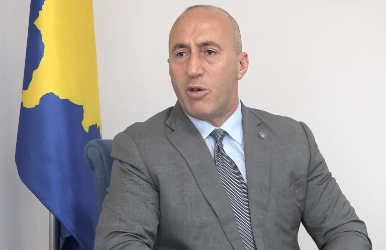 Haradinaj: Me shumë shqetësim po e ndjek spektaklin dashakeq të dosjeve
