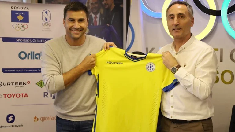 Voici ce que Lorik Cana a écrit sur le fanele du Kosovo aujourd'hui lors de la visite à KOK
