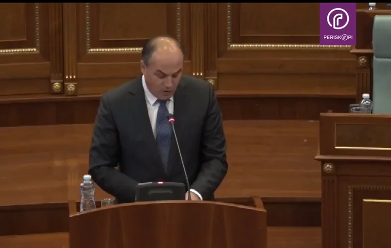 Hoxhaj: This government has messed up their cables, they're in Lezha instead of in Berlin to provide vaccines.
