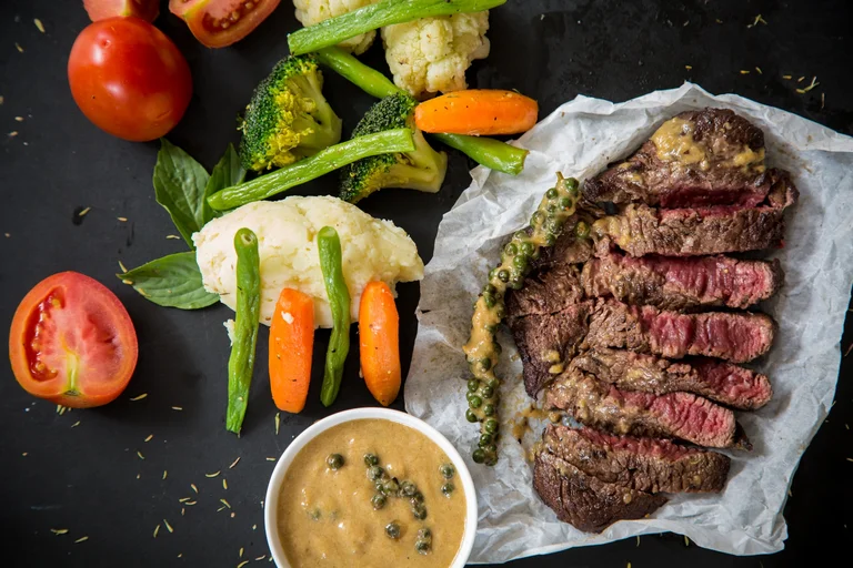 La carne procesada puede aumentar el riesgo de enfermedad cardíaca en un 46 por ciento