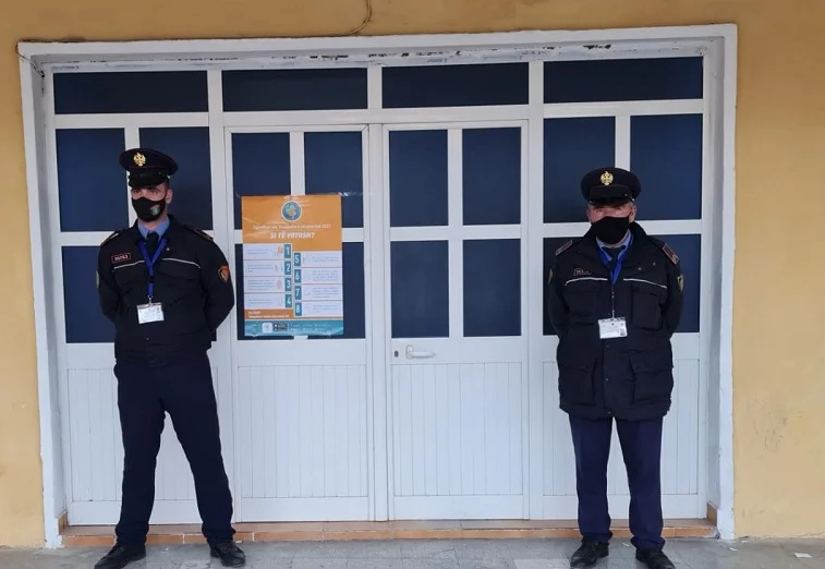 During closing voting process in Fushe-Arbre, police officer stabbed