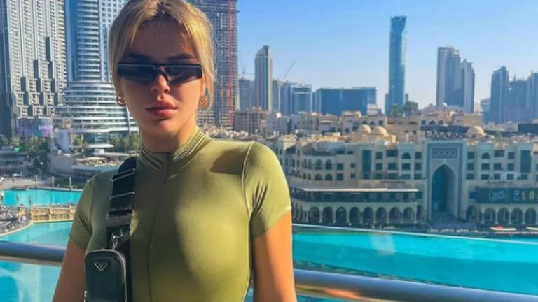 Keyvina continue ses vacances à Dubaï: Quand le cheik vous emmène à la restauration rapide, cheik fatigué