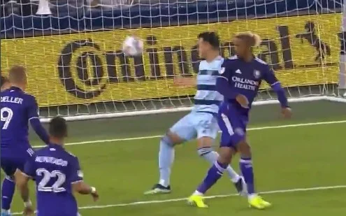 Louis Nan marca gol fantástico sin mirar América