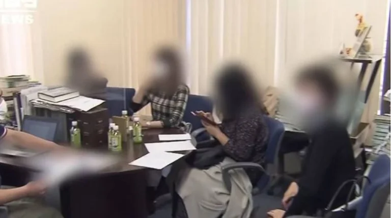 Ha incontrato 35 donne allo stesso tempo e ha mentito sul suo compleanno per i regali, l'uomo è stato arrestato per frode