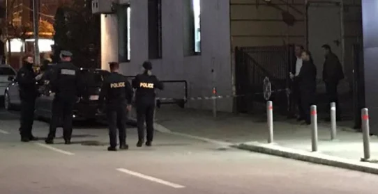 They're shooting from the car towards one person and leaving the scene, is the police.