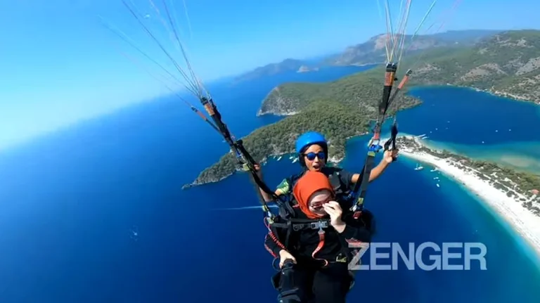 Se escapan de sus gafas durante el vuelo, los devuelven a sus vueltas en segundos
