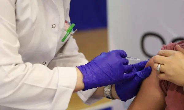Fiebre, Kosovars muestran los efectos que tuvieron después de haber tomado