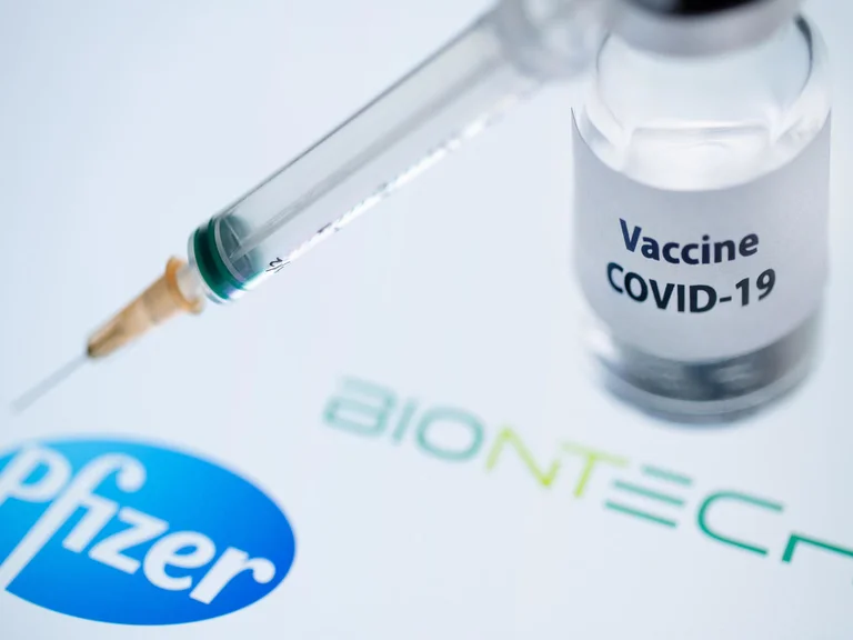 Pfizer identifie les fausses versions du vaccin contre Coronactritus