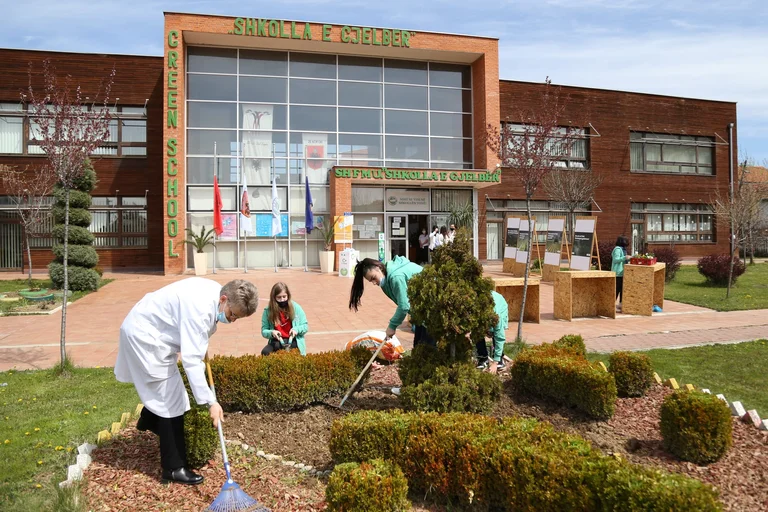 Green Art Center Pristina : Le Jour de la Terre nous rappelle que nous devons aimer la Terre tous les jours