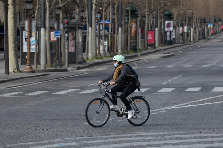La France lance la suppression progressive des restrictions anti-frontières CO VID-19 de cette date