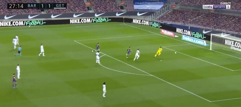 Getafes defender has just marked an extremely painful autogogue against Barcelona