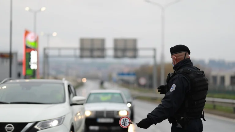 Mesures anticavides: Police avec un contrôle strict du transport routier