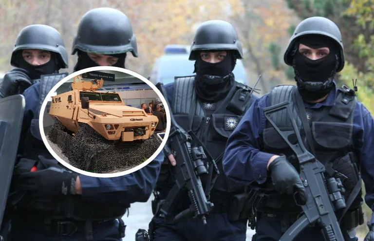 Las bestias blindadas: Kosovo Especial Unidad con tres Sosh