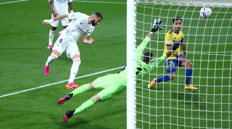 Real Madrid fort pour Cadix égal points avec La Ligas leader