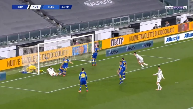 Alex Sandro as a real attacker marks the second goal against Parma.