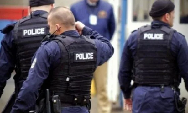 La suspension de deux commandants de police recommandée pour une amende pour trafic