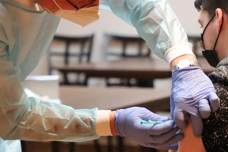 New volunteers seeking re-infected by Ovid-19