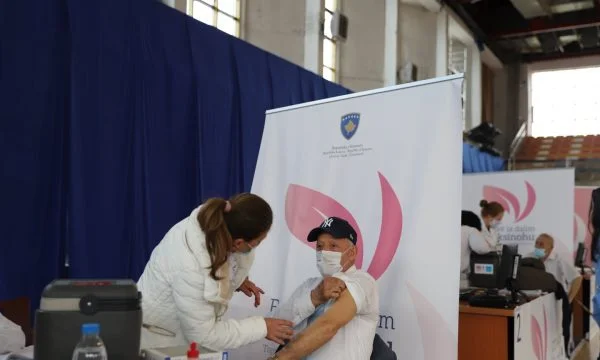Vingt mille vaccinés contre la COVID-19 au Kosovo