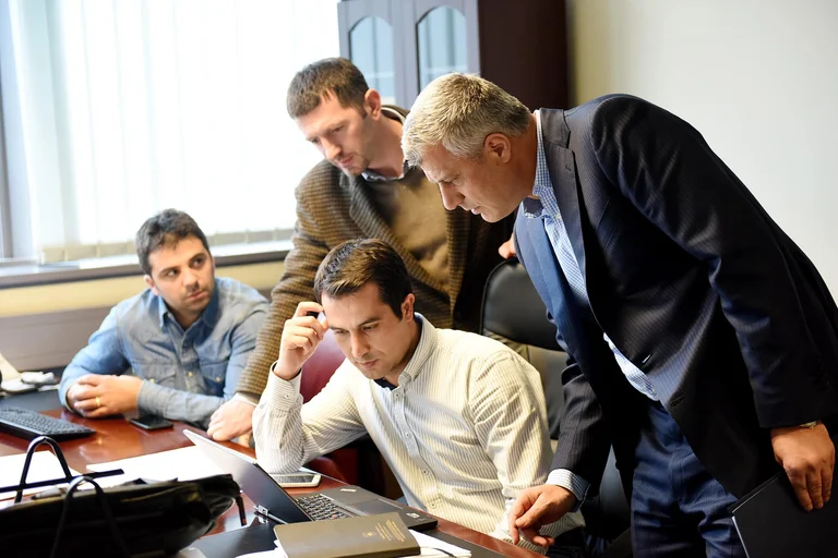 Former Thaci advisor: Kurti government worries elections in Albania, not citizens' health